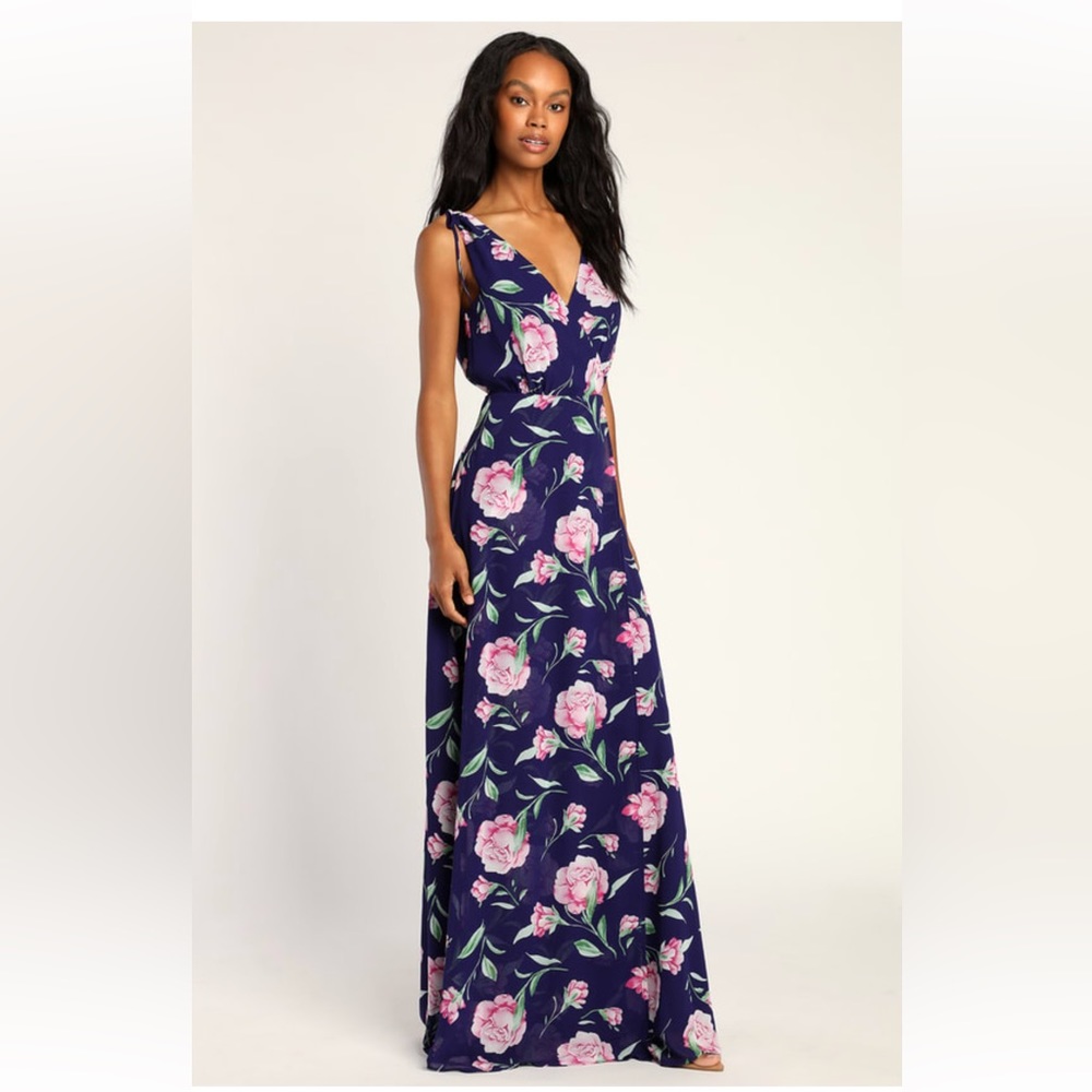 Lulus Romantic Possibilities Navy Floral Print Maxi Dress in Small (S)